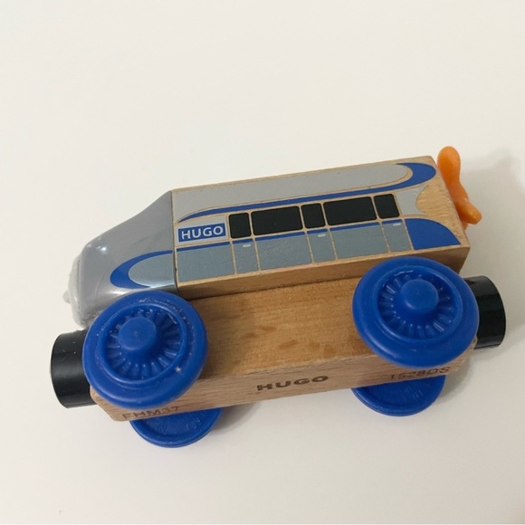 Thomas & Friends Wooden Hugo Train - Picture 12 of 13